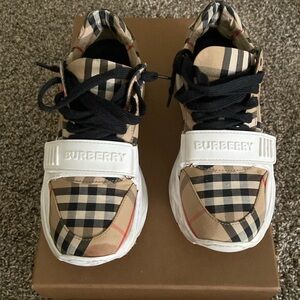 BurberryTrainers